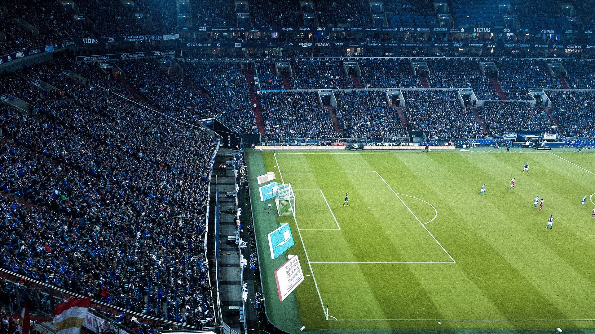 广东男篮四强战险胜广东男篮，萨拉赫砍下5记关键球，全场沸腾